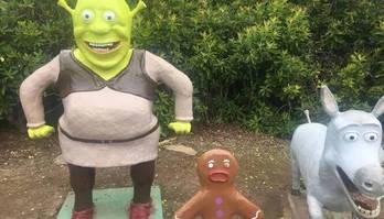Pais se assustam ao visitar parque infantil com estátuas bizarras (TripAdvisor)